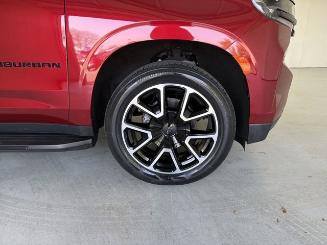 Used 2023 Chevrolet Suburban RST w/ Luxury Package image 14