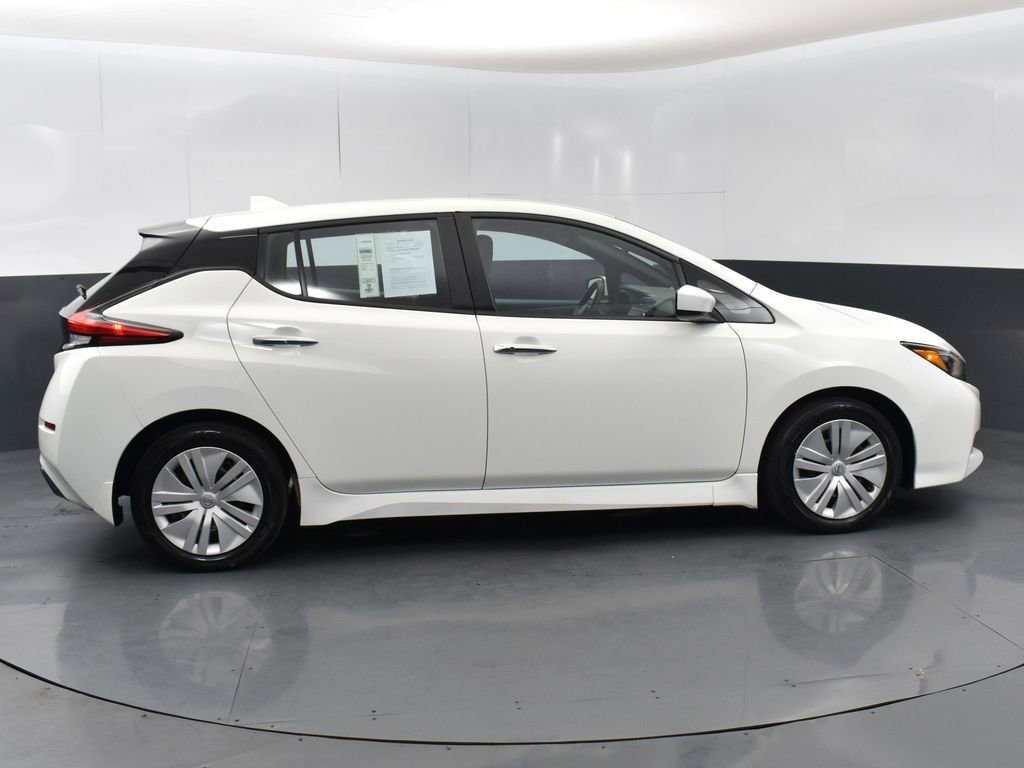 Used 2024 Nissan Leaf S image 8