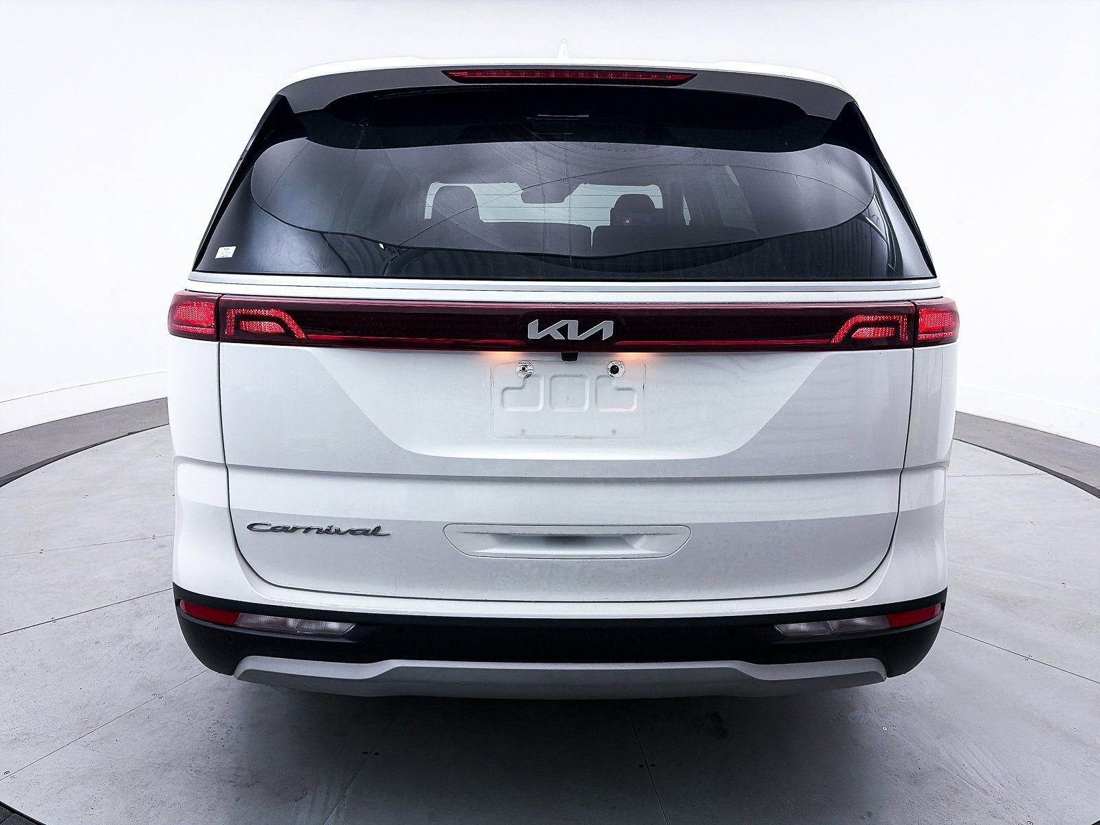 Used 2022 Kia Carnival LX image 14