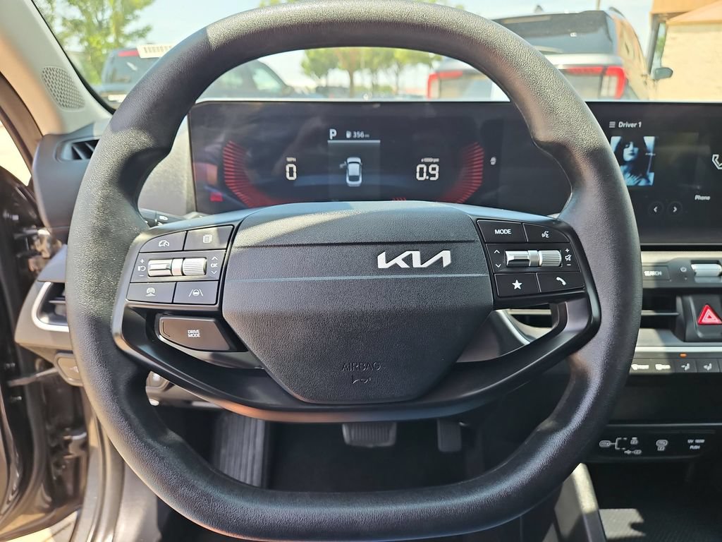 Used 2025 Kia K4 FWD image 23