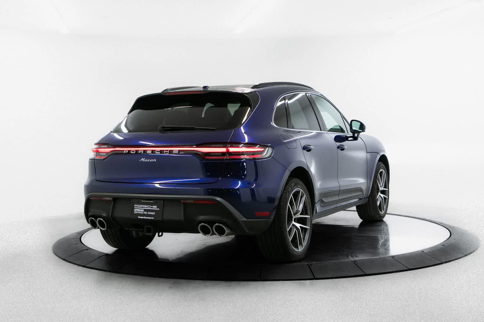 Certified 2024 Porsche Macan AWD/4WD image 7