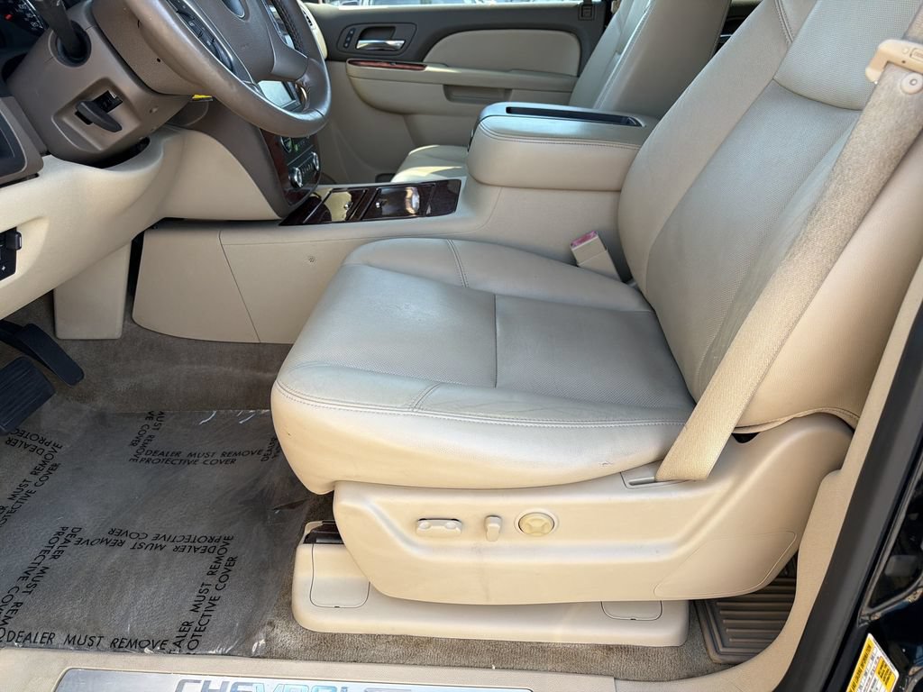 Used 2012 Chevrolet Suburban LTZ RWD image 26