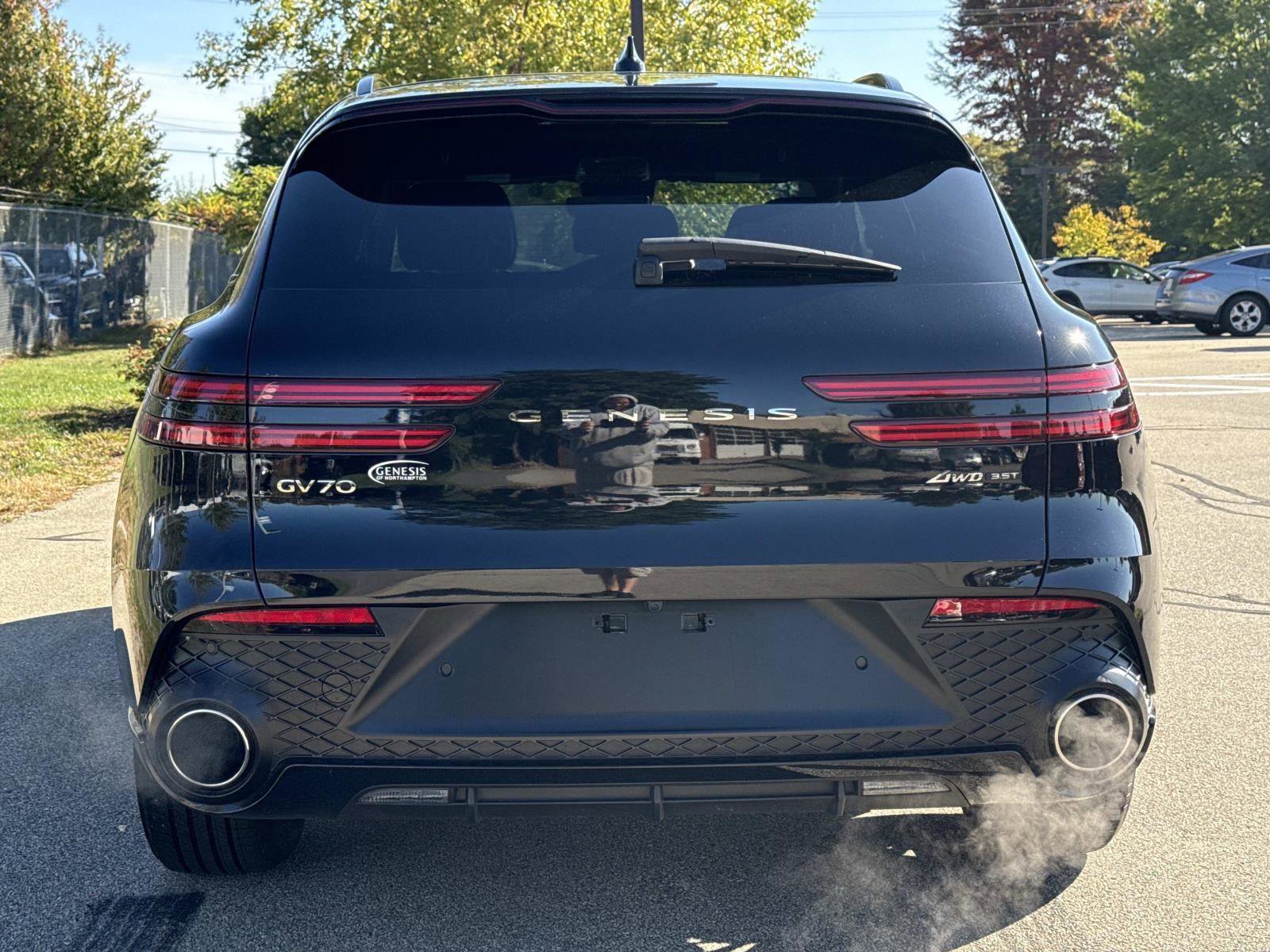 Used 2024 Genesis GV70 3.5T Sport image 6