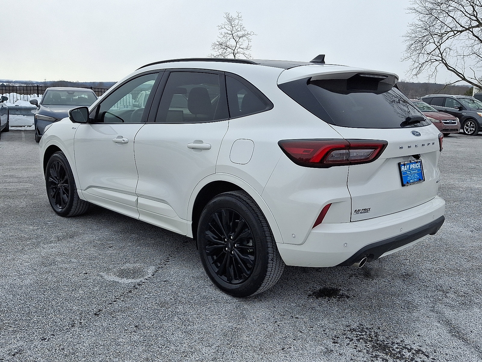 Certified 2023 Ford Escape ST-Line Elite w/ Premium Technology Package image 4