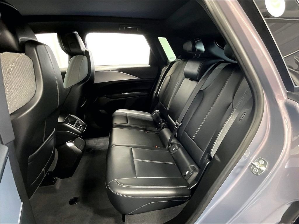 Used 2024 Cadillac Lyriq Tech w/ Driver Assist Package AWD/4WD image 15