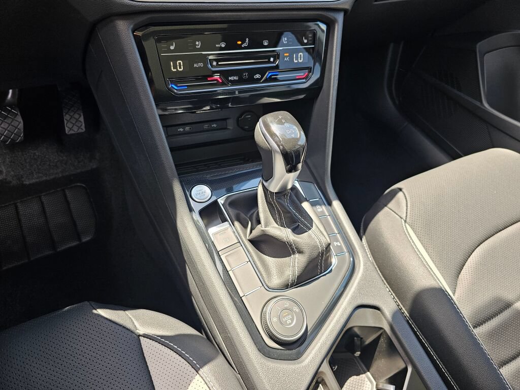 New 2026 Volkswagen Taos SEL AWD/4WD image 21