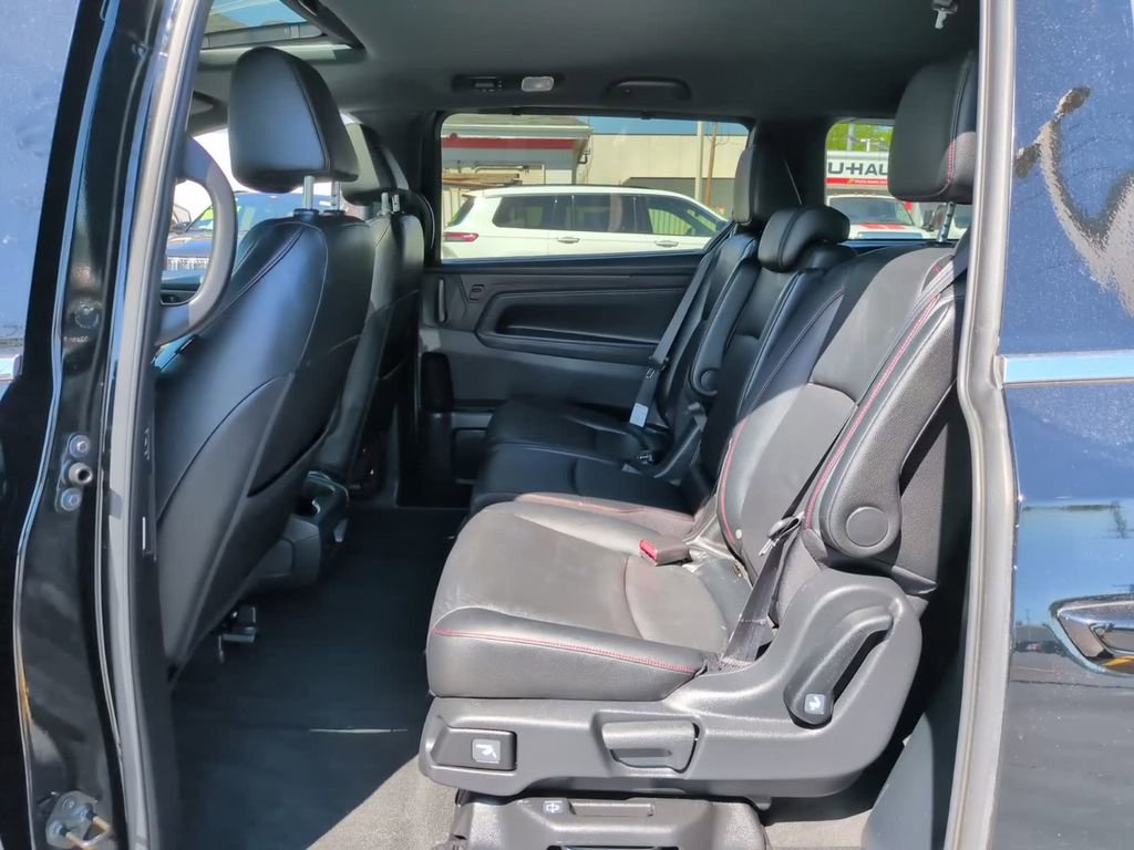 Used 2024 Honda Odyssey Sport image 12