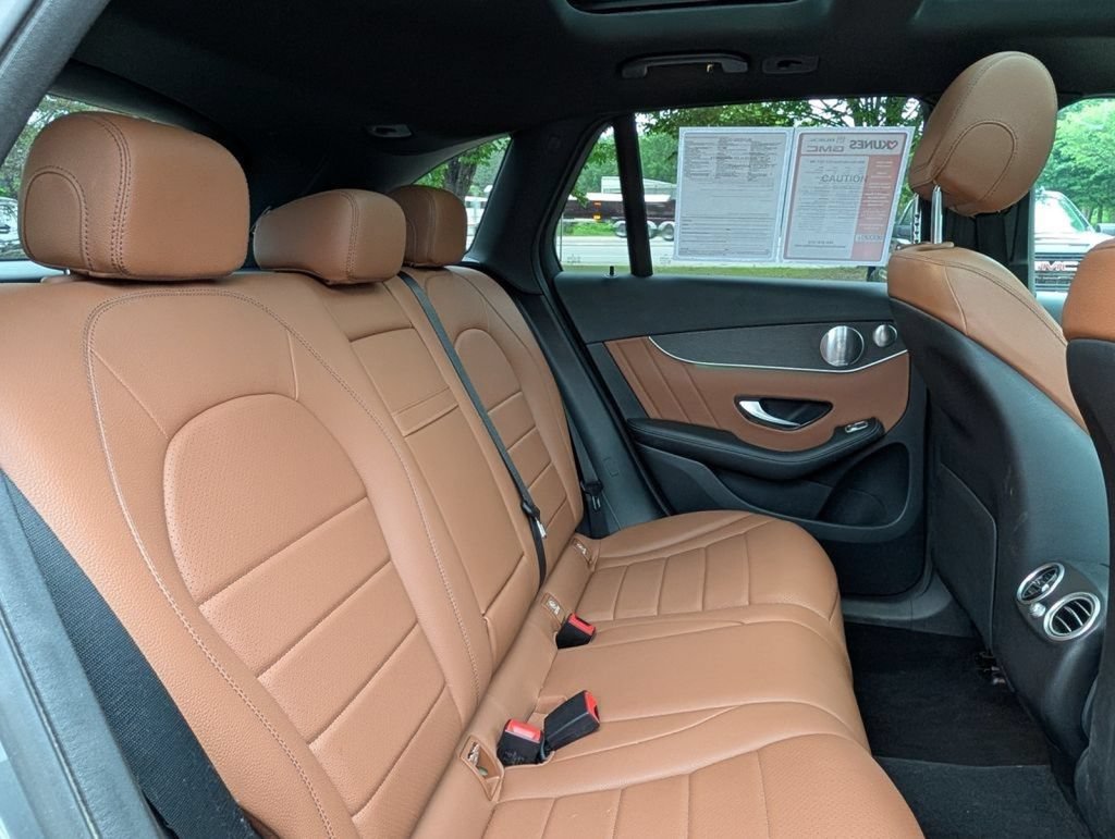 Used 2020 Mercedes-Benz GLC 300 4MATIC image 21