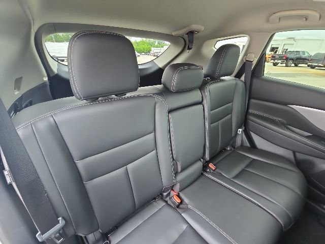 Used 2023 Nissan Murano SV w/ SV Midnight Edition Package FWD image 15