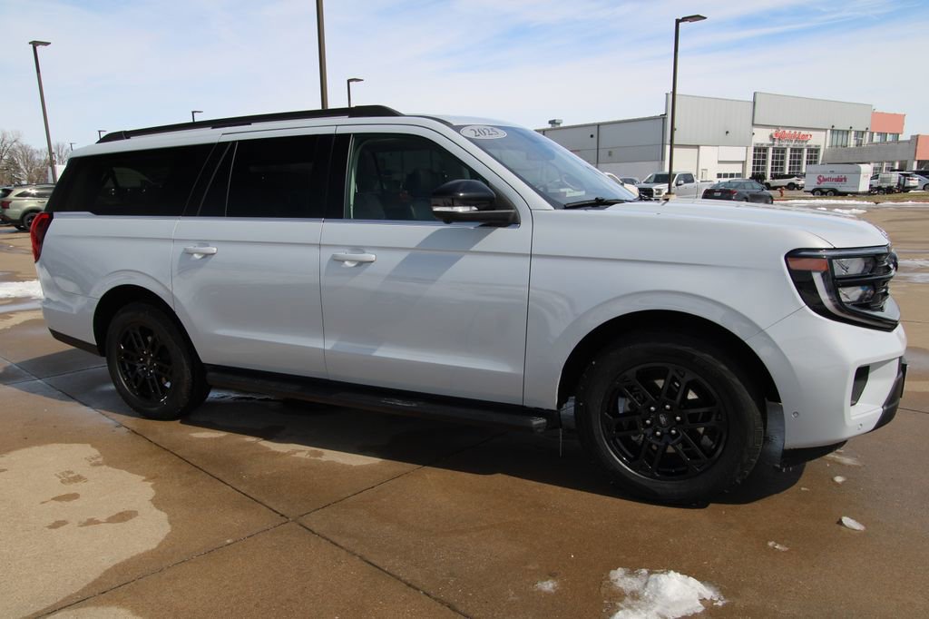 Used 2025 Ford Expedition Max Active image 3