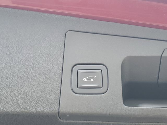 Used 2017 Cadillac XT5 Luxury w/ Driver Awareness Package AWD/4WD image 32