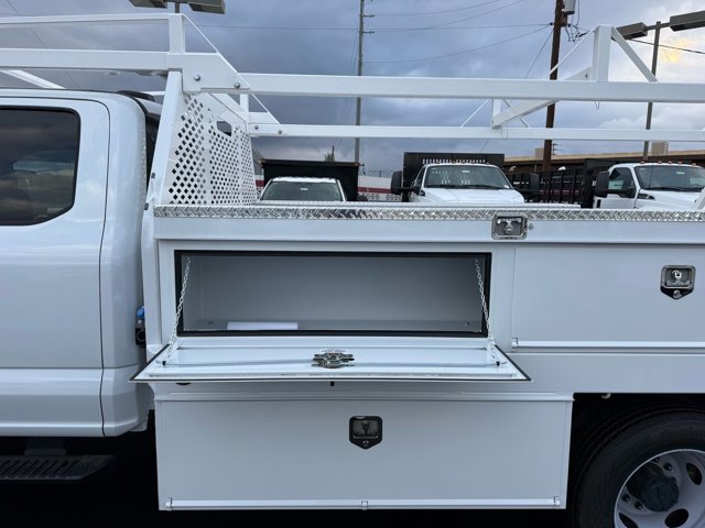 New 2025 Ford F550 4x4 SuperCab Super Duty image 12