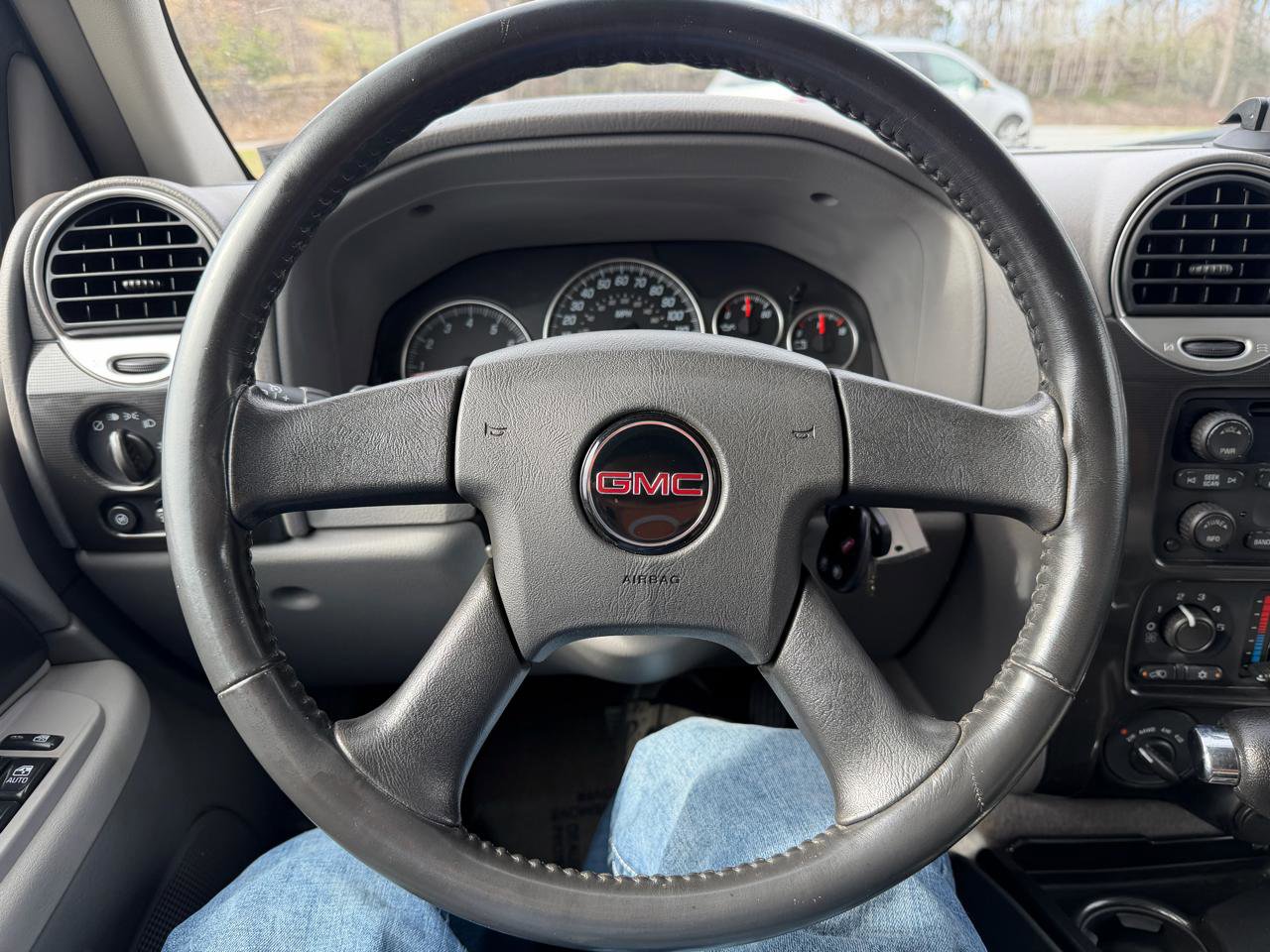 Used 2005 GMC Envoy SLE image 11