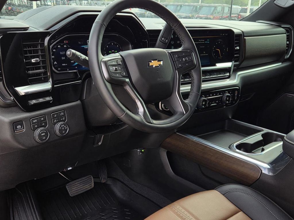 Used 2026 Chevrolet Silverado 2500 High Country w/ Technology Package AWD/4WD image 15