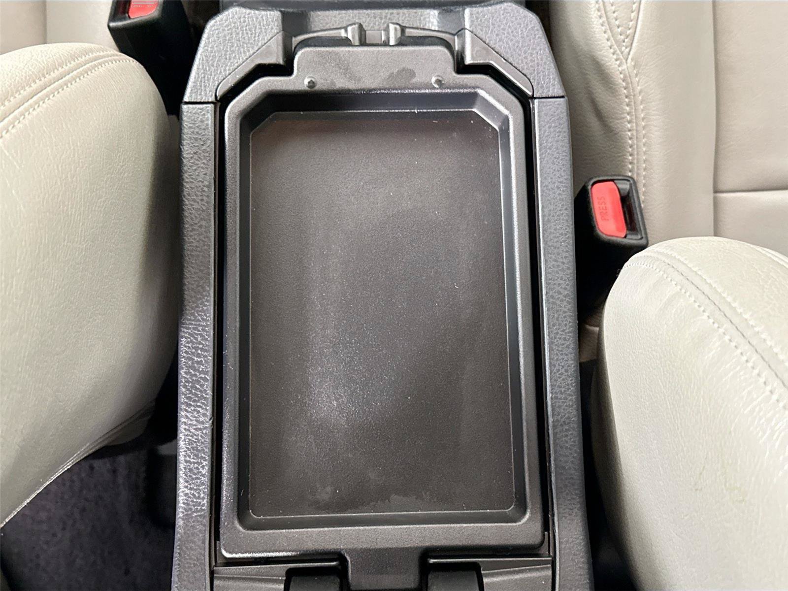 Used 2017 Toyota RAV4 XLE FWD image 32