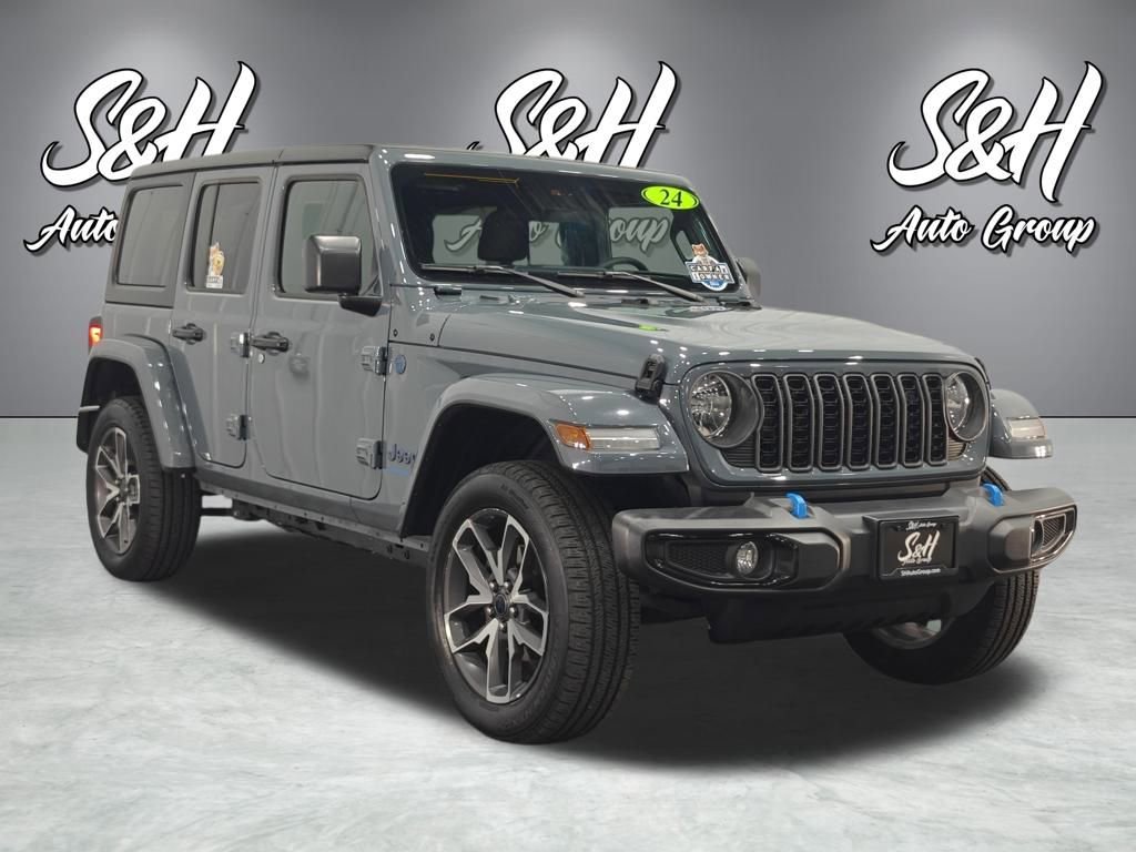 Used 2024 Jeep Wrangler Unlimited image 2