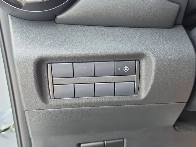 Certified 2024 Nissan Kicks SR w/ SR Premium Package FWD image 27