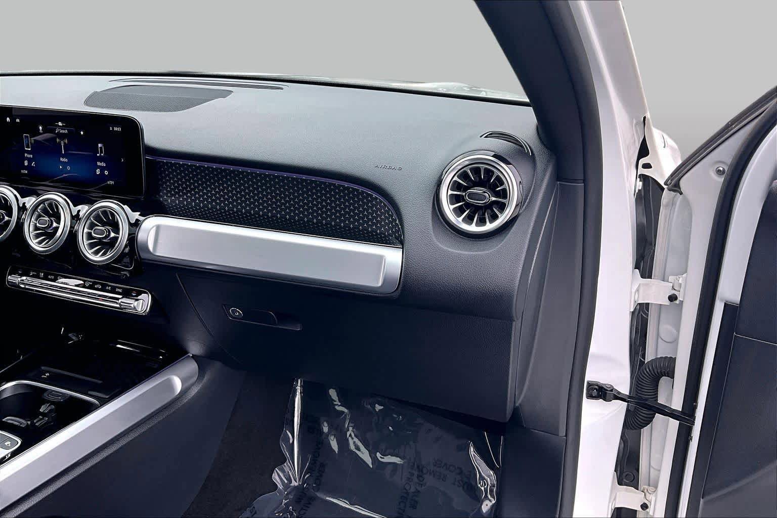 Used 2025 Mercedes-Benz GLB 250 image 18