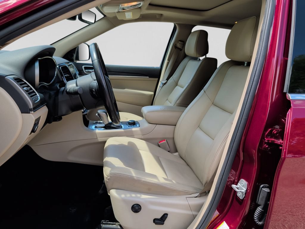 Used 2020 Jeep Grand Cherokee Limited AWD/4WD image 16