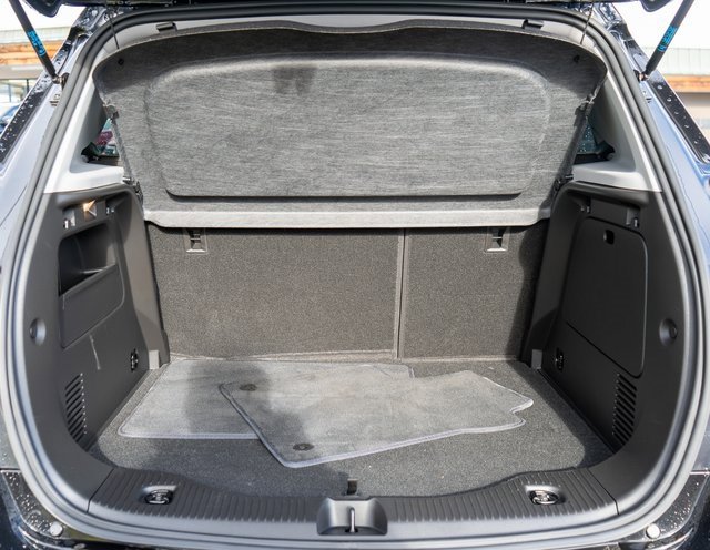 Used 2022 Chevrolet Trax LT w/ LT Convenience Package image 11