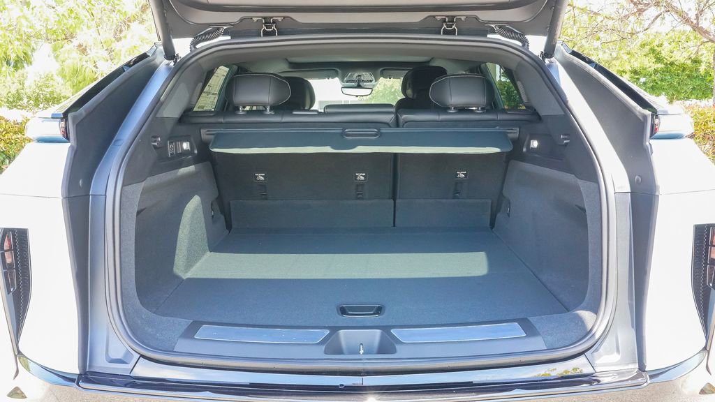 Used 2025 Cadillac Lyriq Sport image 12