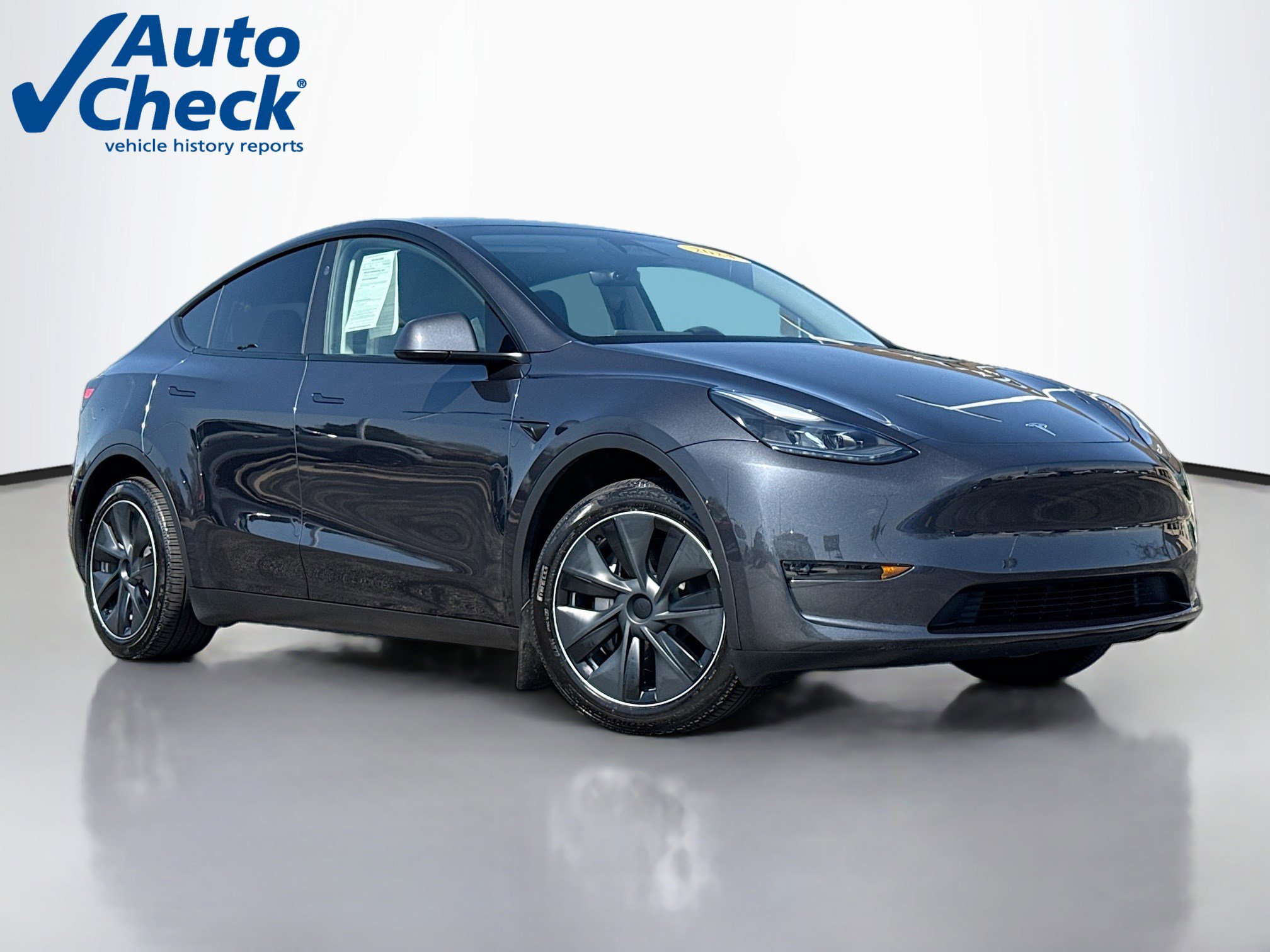 Used 2024 Tesla Model Y Long Range AWD/4WD image 1