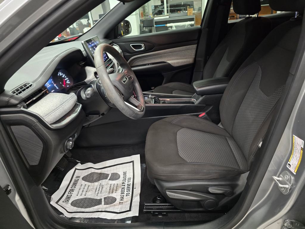 Used 2023 Jeep Compass Sport image 16