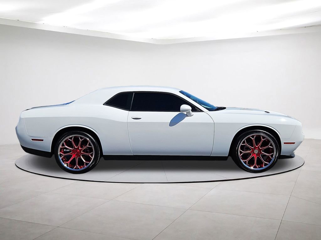 Used 2023 Dodge Challenger SXT RWD image 8