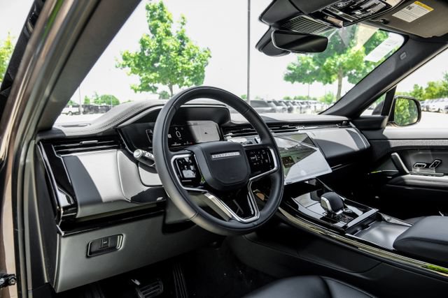 New 2026 Land Rover Range Rover Sport SE AWD/4WD image 2