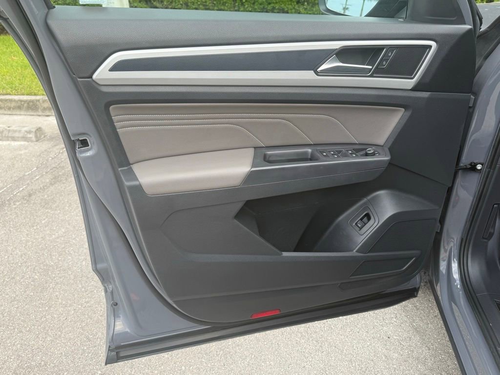 Used 2021 Volkswagen Atlas Cross Sport SE image 27