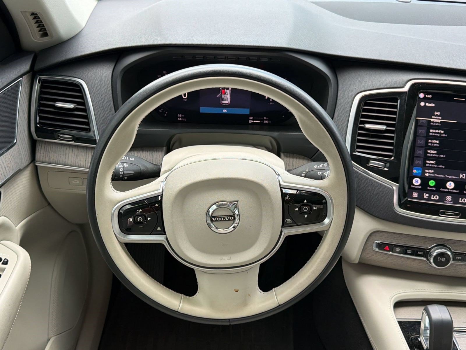 Certified 2024 Volvo XC90 T8 Plus w/ Protection Package Premier AWD/4WD image 10