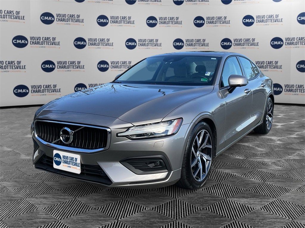 Used 2019 Volvo S60 T6 Momentum w/ Multimedia Package