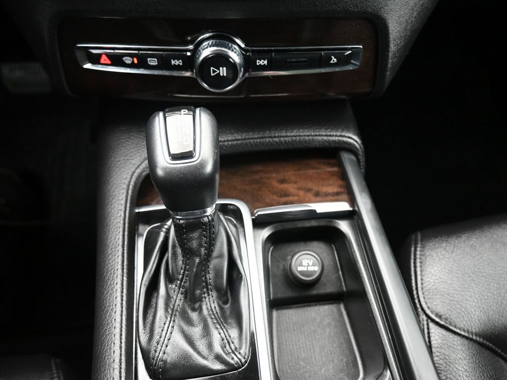 Used 2019 Volvo XC90 T6 Momentum w/ Protection Package Premier image 15
