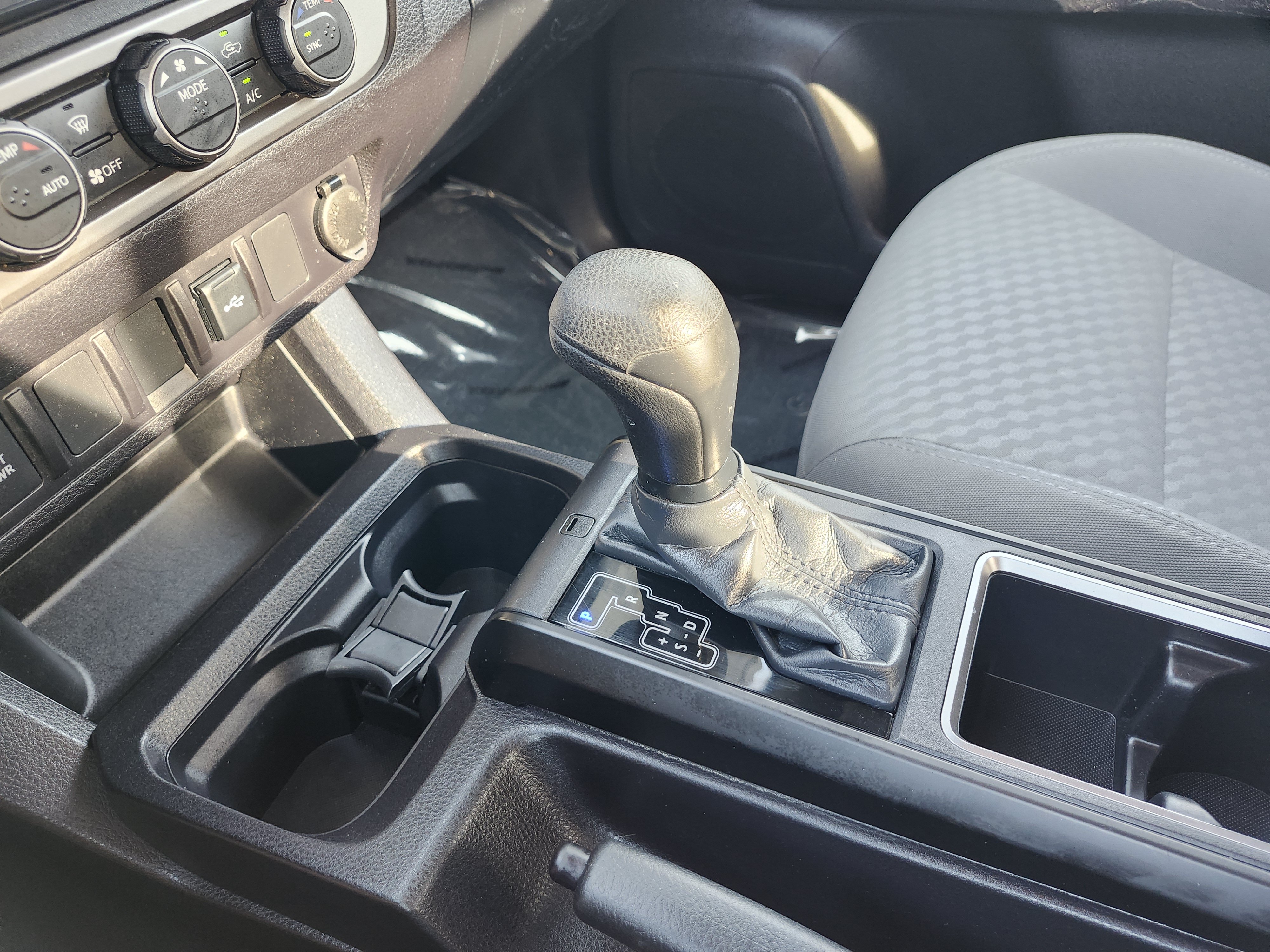 Used 2023 Toyota Tacoma SR RWD image 8