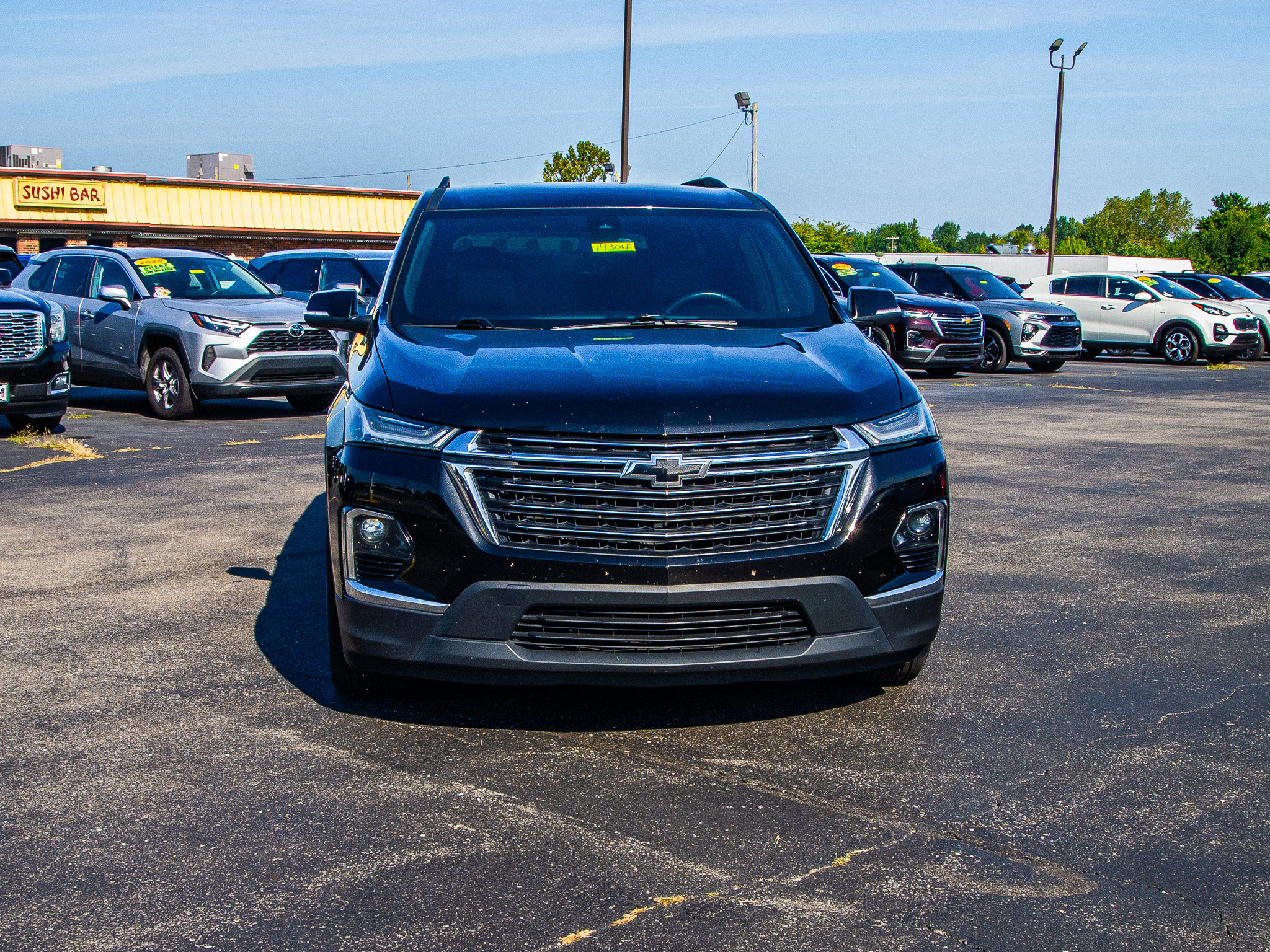 Used 2022 Chevrolet Traverse LT AWD/4WD image 2