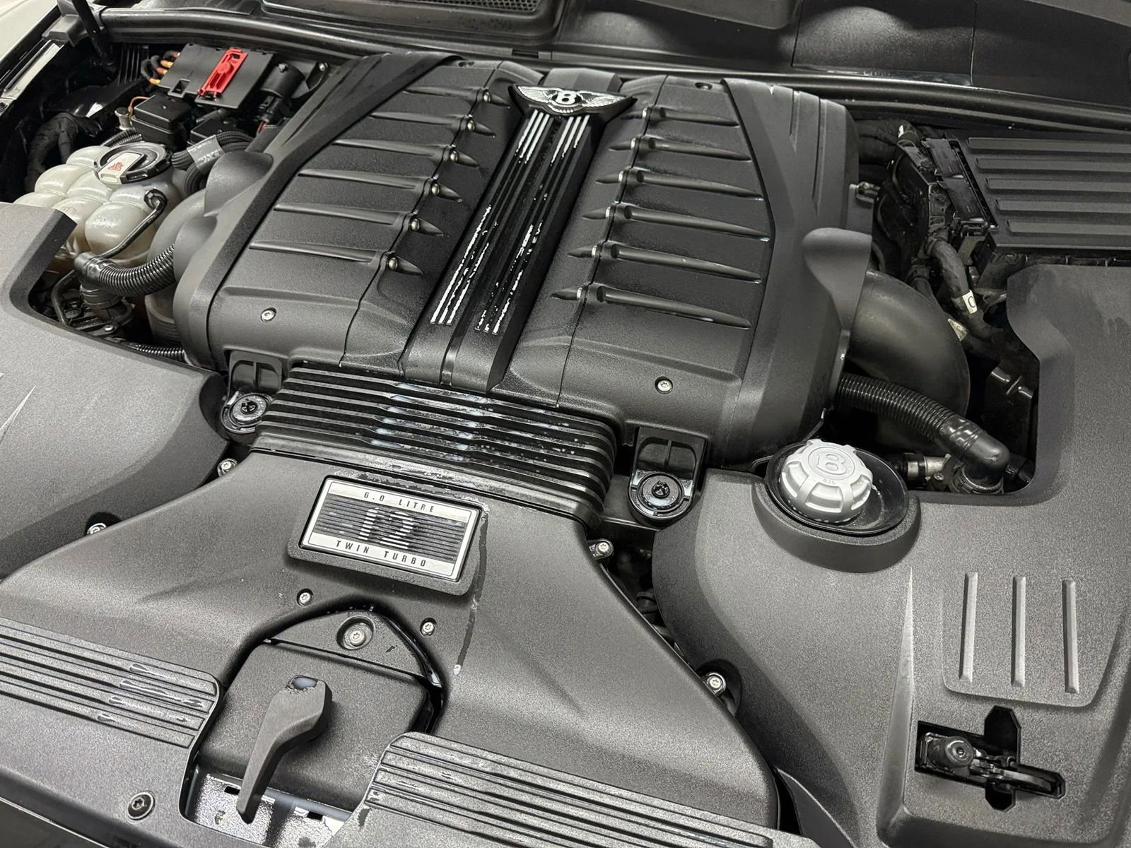 Used 2018 Bentley Bentayga image 46