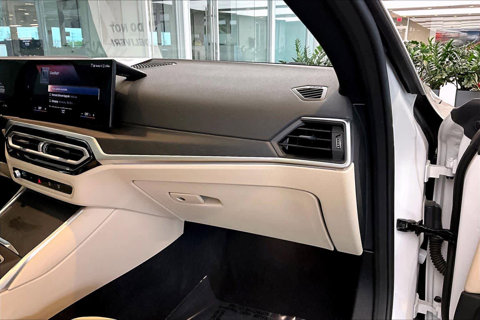 Used 2023 BMW i4 eDrive35 w/ Premium Package image 18