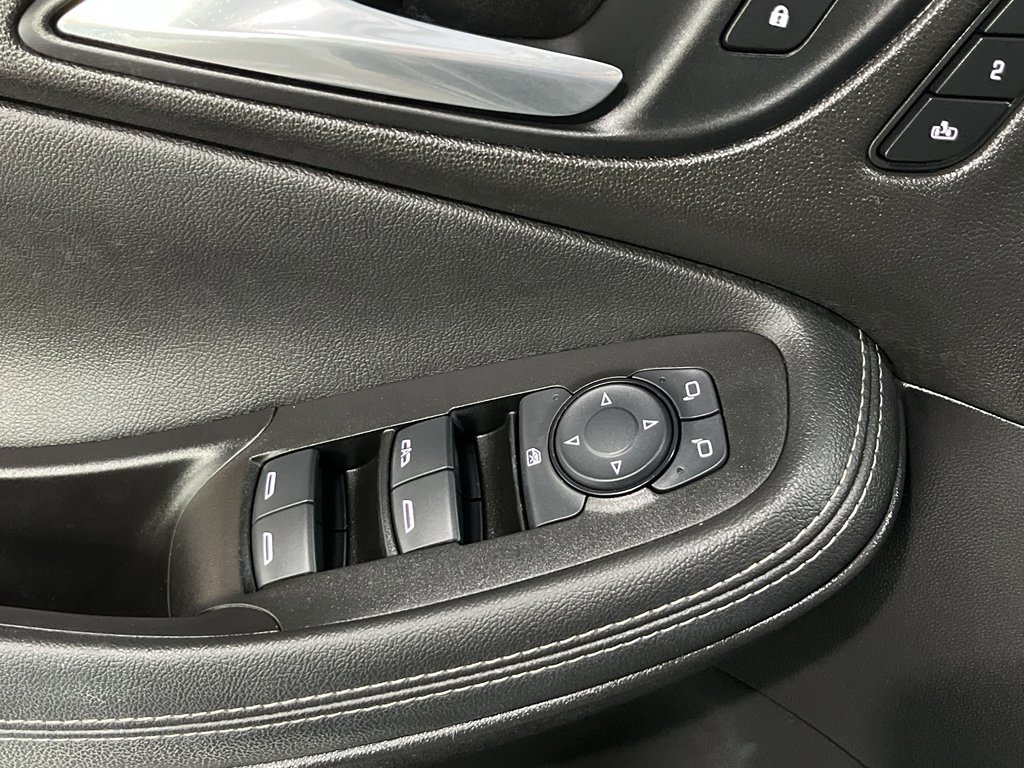 Used 2021 Buick Encore GX Essence w/ Sport Touring Package image 22