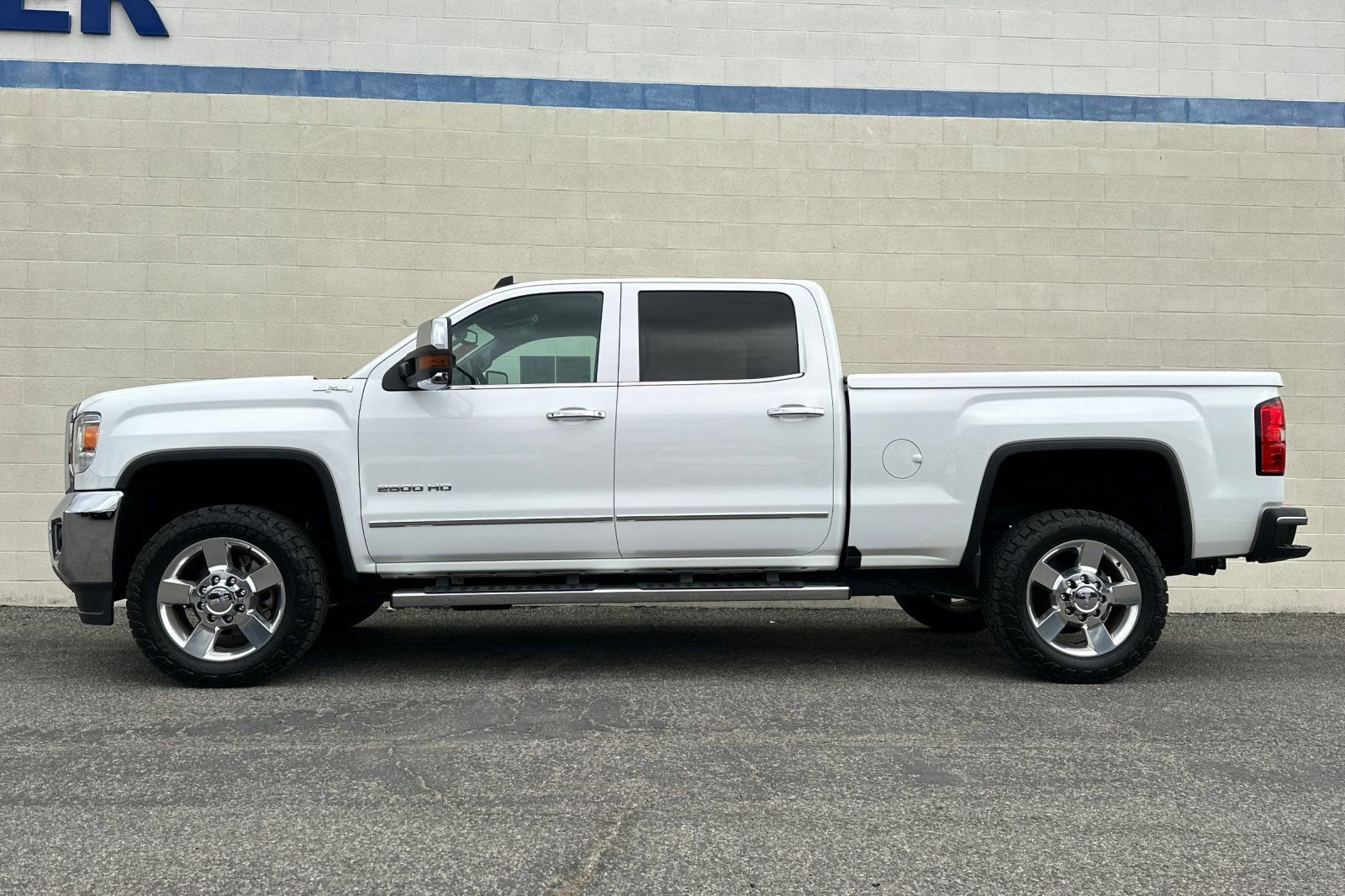 Certified 2016 GMC Sierra 2500 SLT w/ Duramax Plus Package AWD/4WD image 7