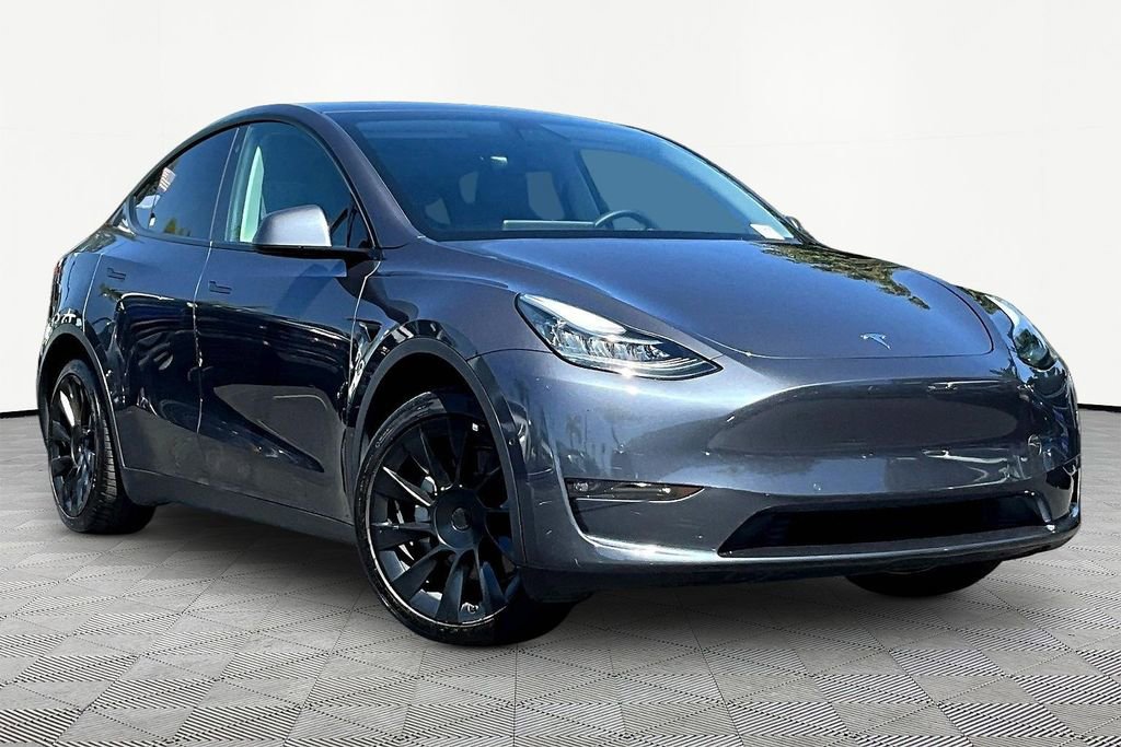 Used 2022 Tesla Model Y Long Range image 1