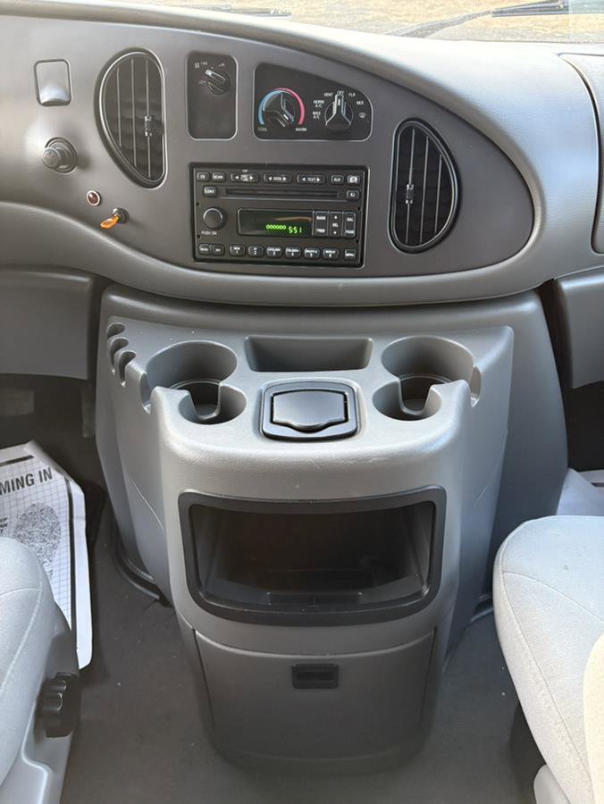 Used 2006 Ford E-450 and Econoline 450 image 17