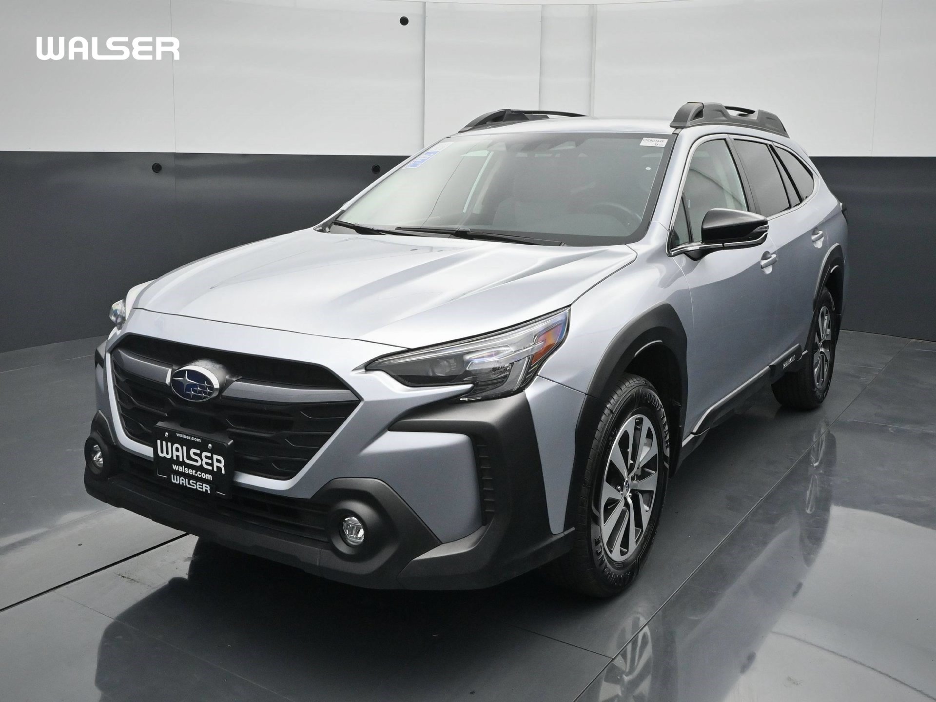 Used 2025 Subaru Outback Premium AWD/4WD image 1