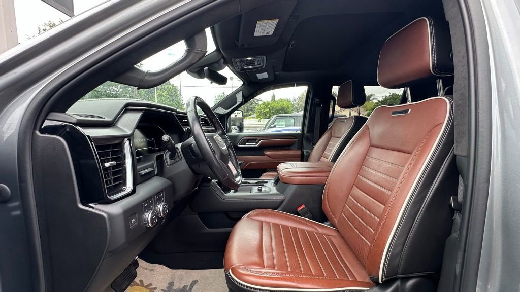 Used 2024 GMC Sierra 2500 Denali Ultimate AWD/4WD image 4