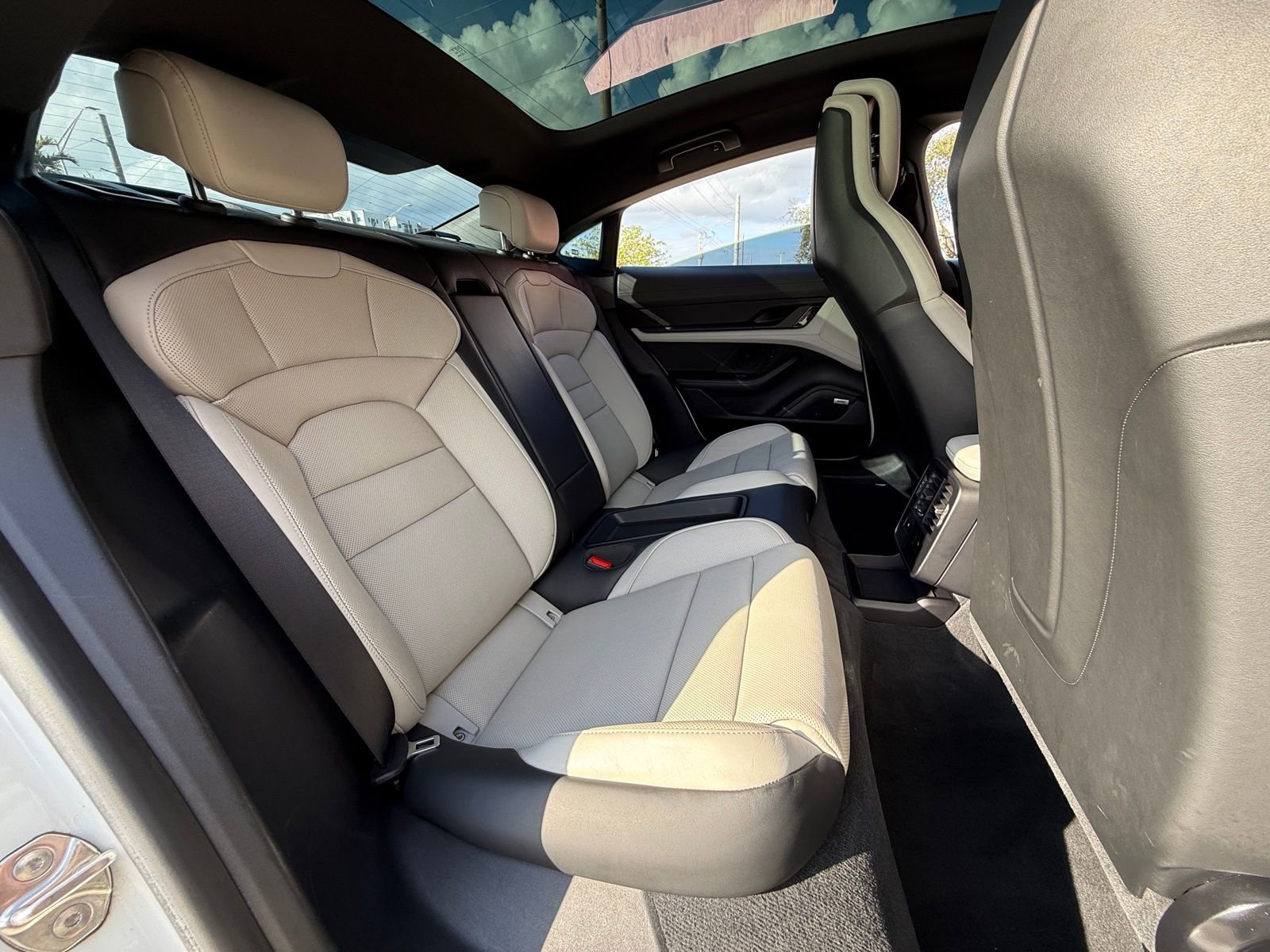 Used 2020 Porsche Taycan 4S w/ Premium Package image 13