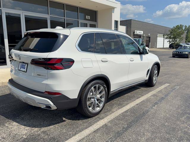 New 2026 BMW X5 xDrive50e AWD/4WD image 3