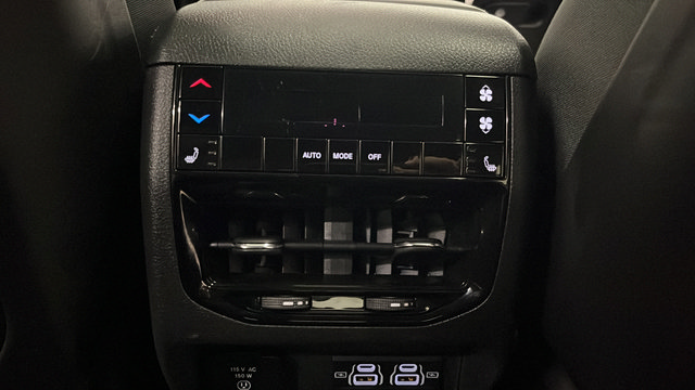 Used 2025 Jeep Grand Cherokee L Limited w/ Luxury Tech Group II AWD/4WD image 37