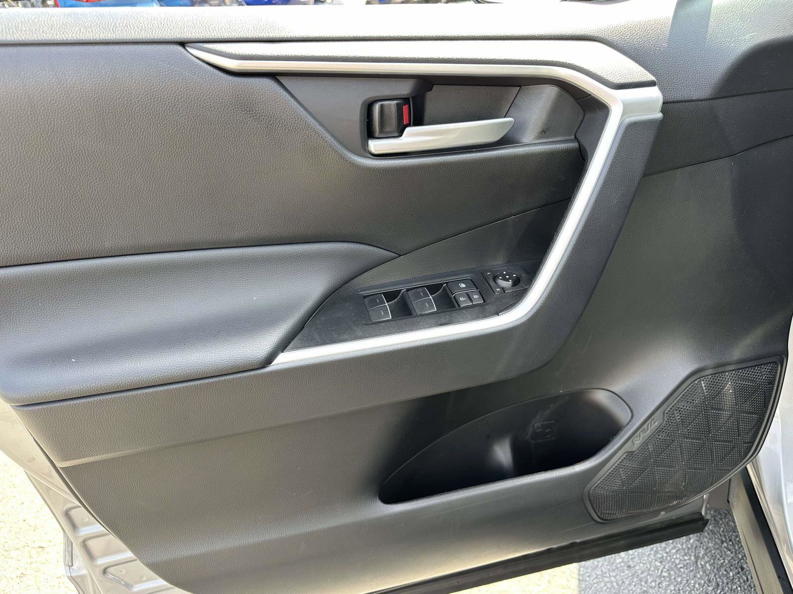 Certified 2025 Toyota RAV4 XLE AWD/4WD image 18