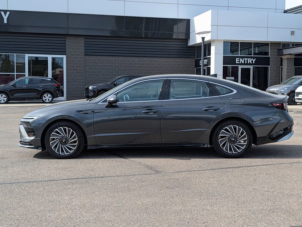 Used 2025 Hyundai Sonata SEL FWD image 5