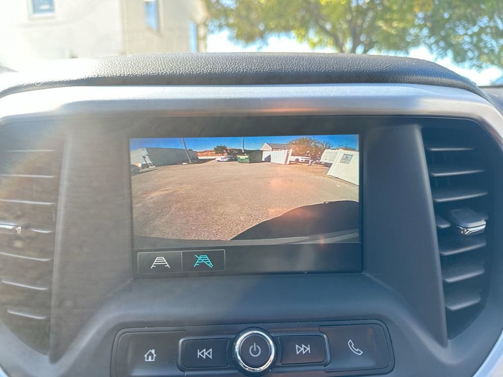 Used 2019 GMC Acadia SLE image 30