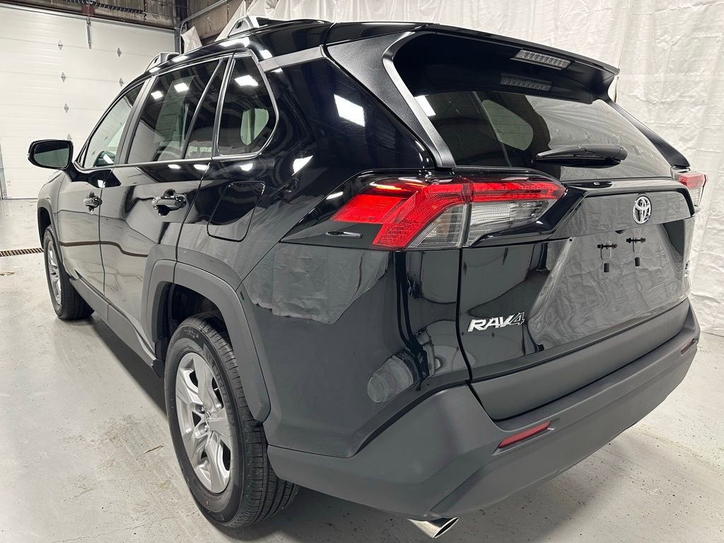 Used 2025 Toyota RAV4 XLE image 5